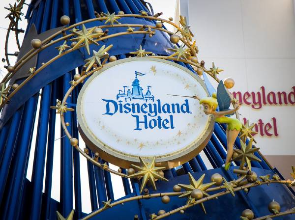Image of sign for Disneyland Hotel